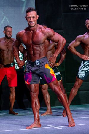 MEN'S PHYSIQUE 174